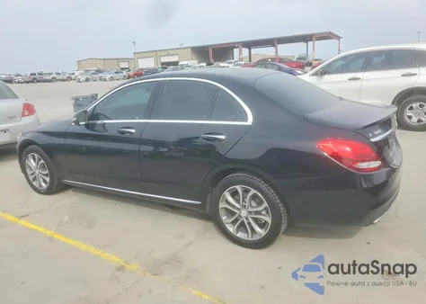 2016 Mercedes-Benz C 300 4Matic z USA, uszkodzony, nr VIN 55SWF4KB5GU108252
